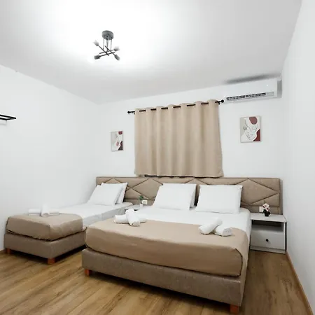 Agimi 65 호텔 Gjirokastër